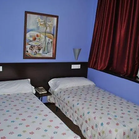 Oyo Parque Empresarial 3* أفيليس