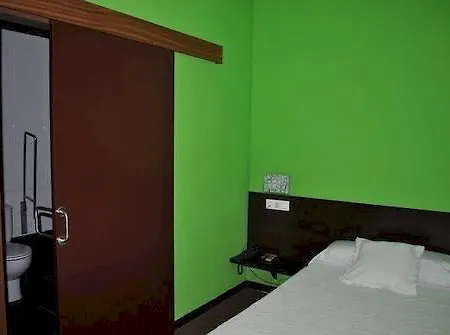 Oyo Parque Empresarial Hotel